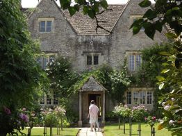 Kelmscott Manor Copyright Society of Antiquaries Kelmscott Manorôçö in the Cotswolds